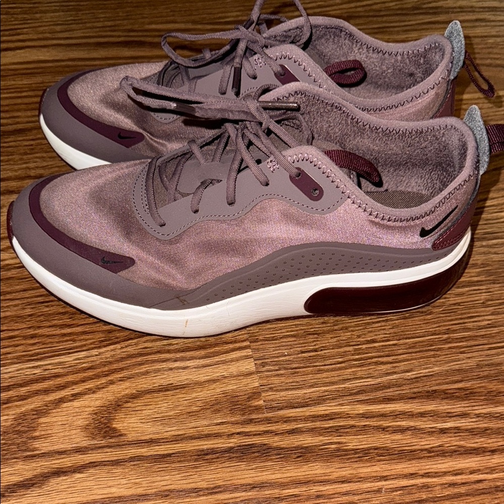 BACK TO SCHOOL Nike Women's Sneakers in Burgundy and Plum